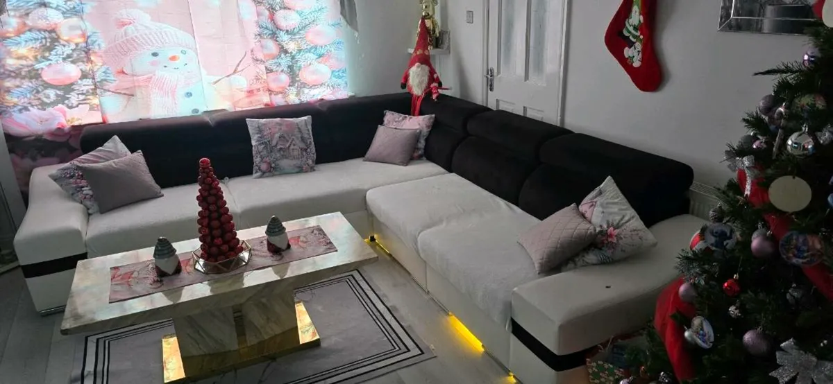 Corner sofa - Image 1