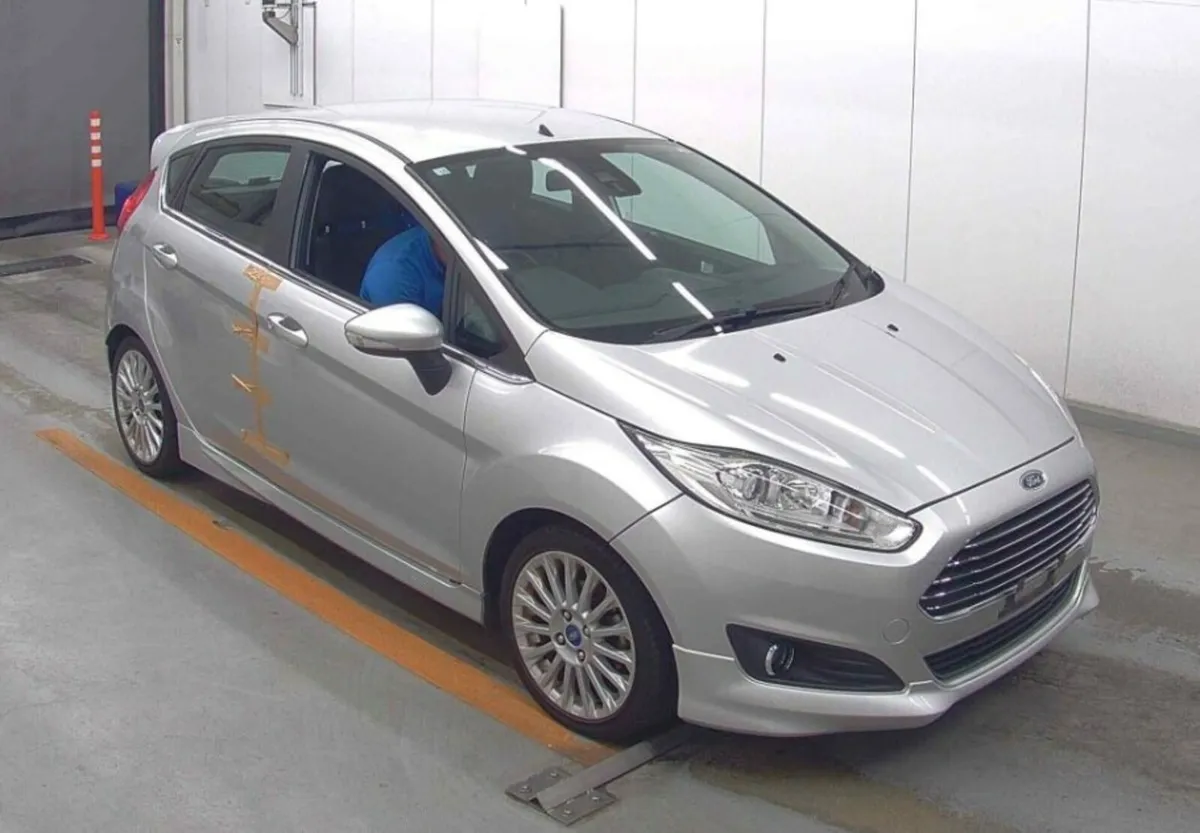 2016 Ford Fiesta Automatic! - Image 2