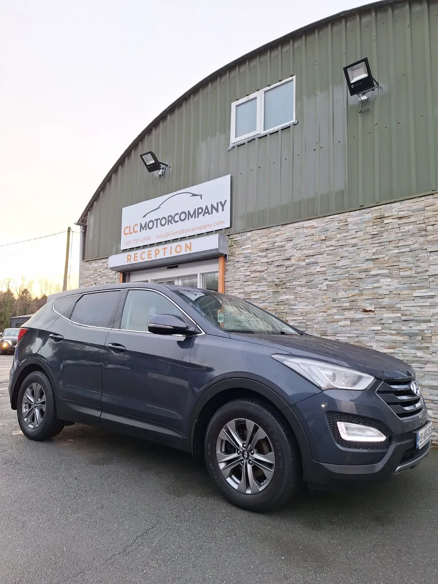 Hyundai Santa Fe 2015 // 7 SEATER - Image 2