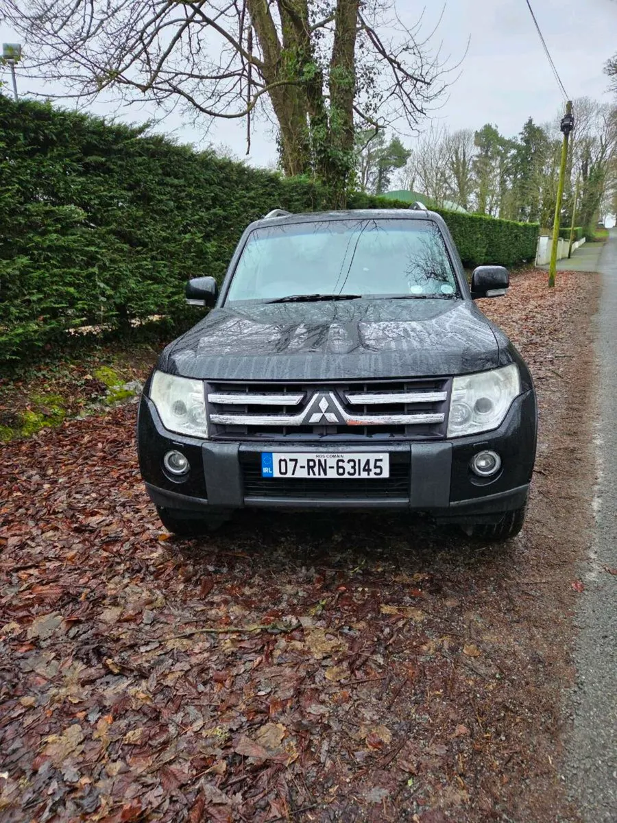 Mitsubishi pajero shogun  5 seater crewcab - Image 2