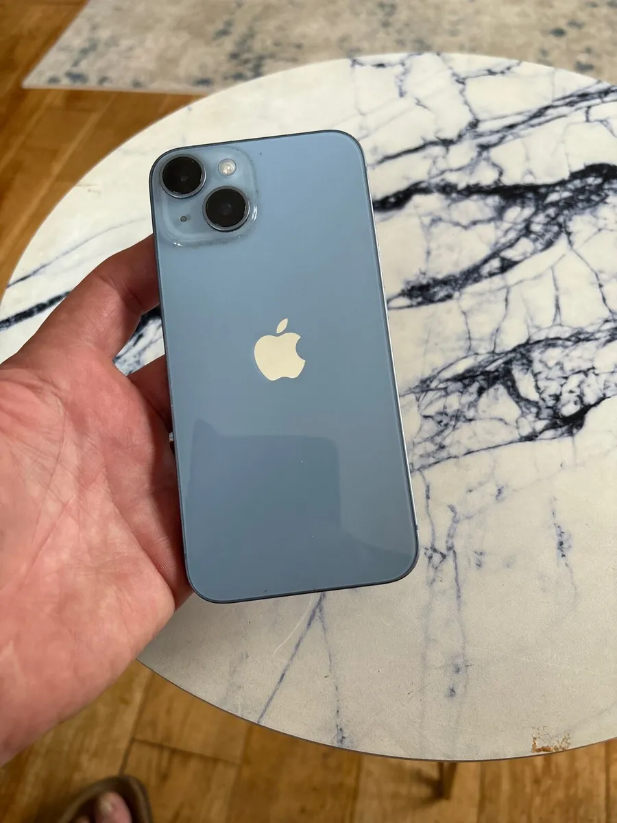 iPhone 14 - Image 4