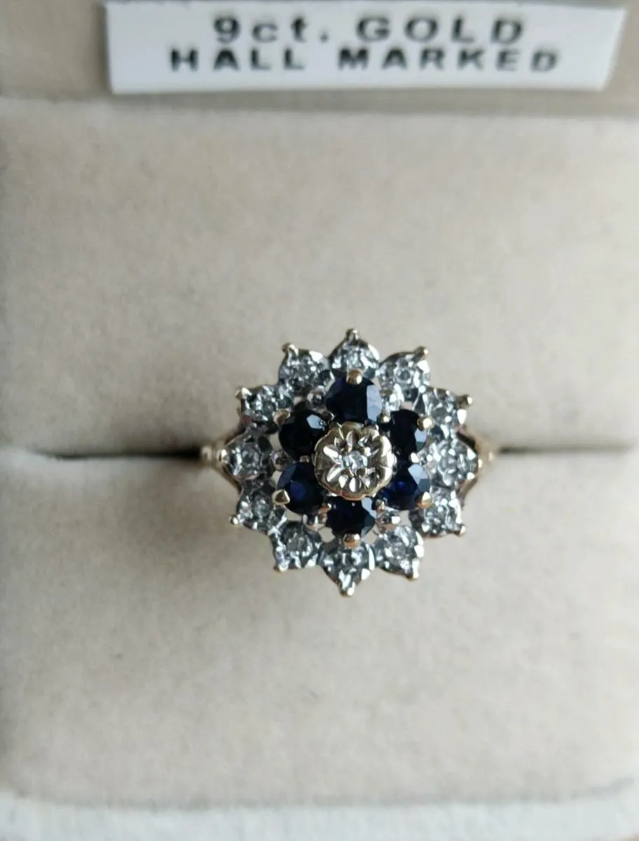 Vintage Sapphire and Diamond 9 CT Gold ring. - Image 1