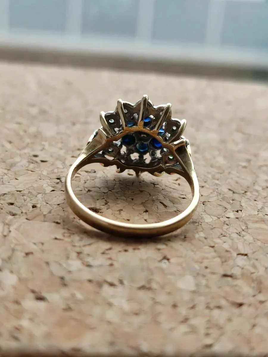 Vintage Sapphire and Diamond 9 CT Gold ring. - Image 4
