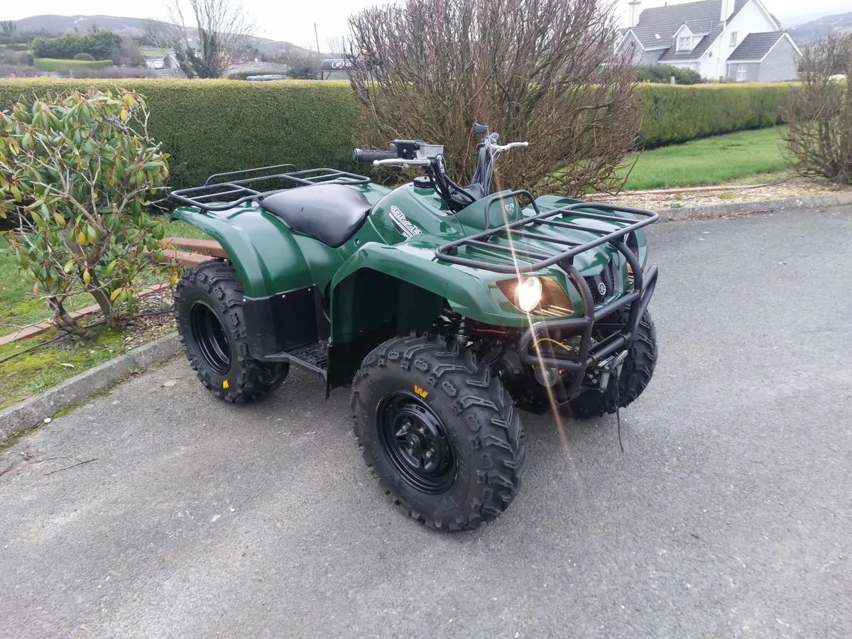 Yamaha Grizzly 4wd Automatic Farm Quad {Like New} - Image 2