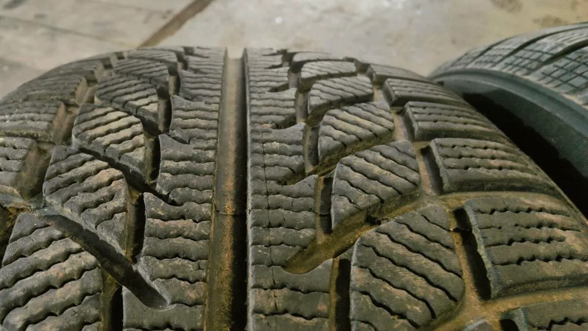 4 x tyres 225/50 R17 - Image 1