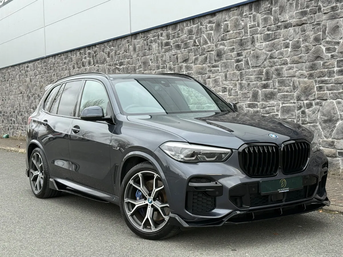2022 BMW X5 M Sport Pro X-Drive  M Performance 45E - Image 1