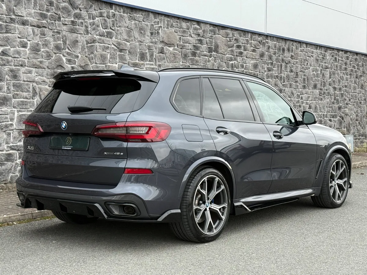 2022 BMW X5 M Sport Pro X-Drive  M Performance 45E - Image 2