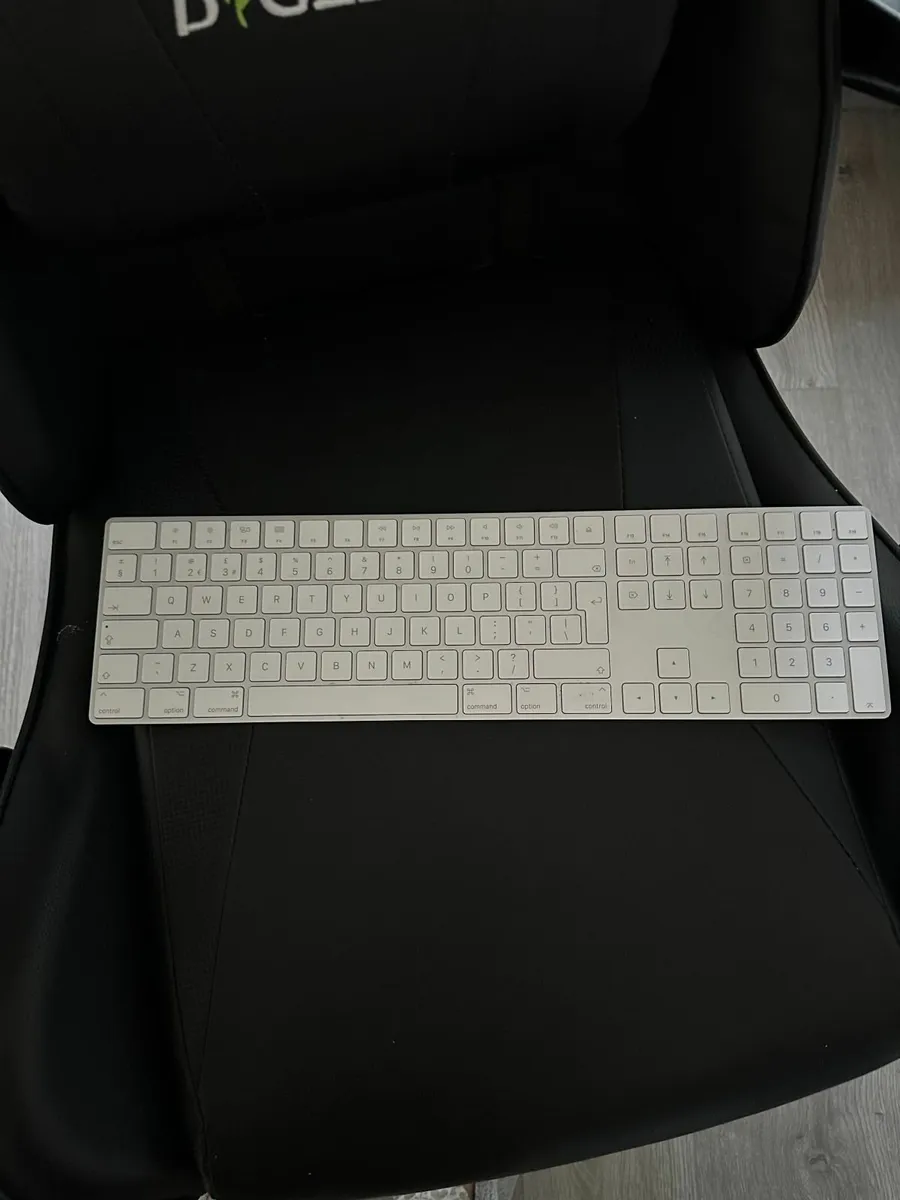 Magic Keyboard and Mouse - Image 2