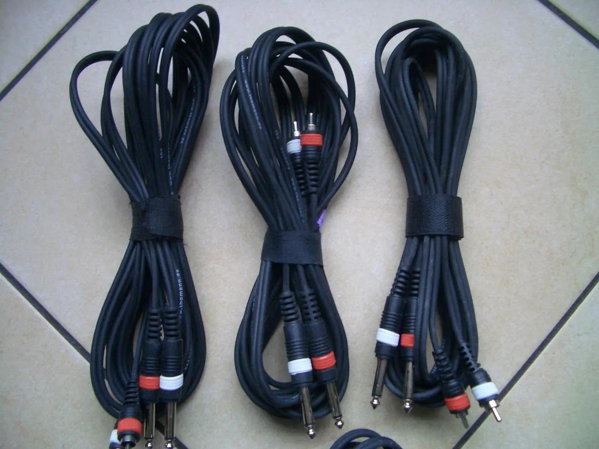 BOX OF AUDIO CABLES 1/4 JACK TO RCA - Image 2