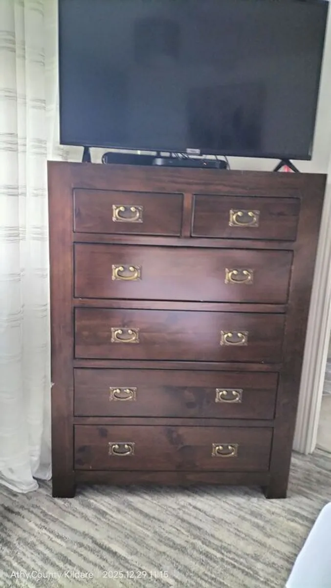 Bedroom furniture - Image 4