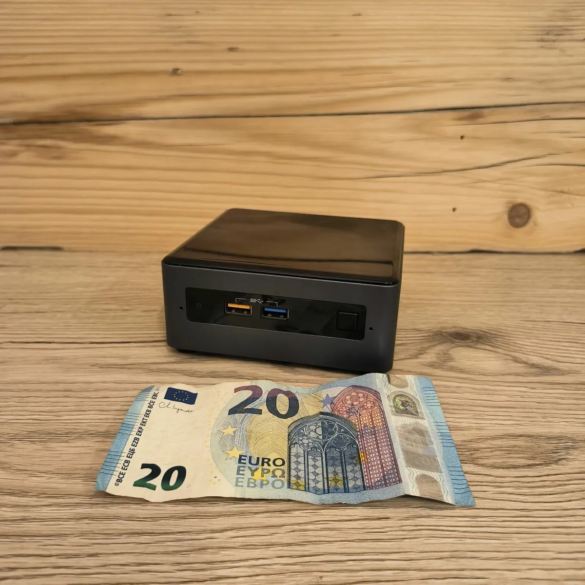 Intel NUC / 16Gb RAM / 512GB SSD / - Image 1