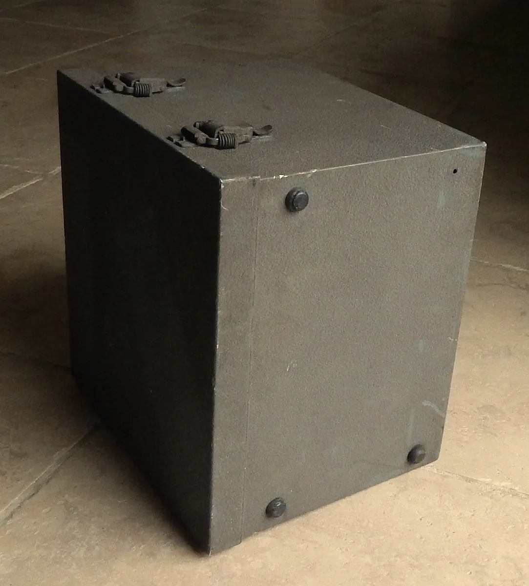 Vintage Heavy Duty Metal Storage Box - Image 4