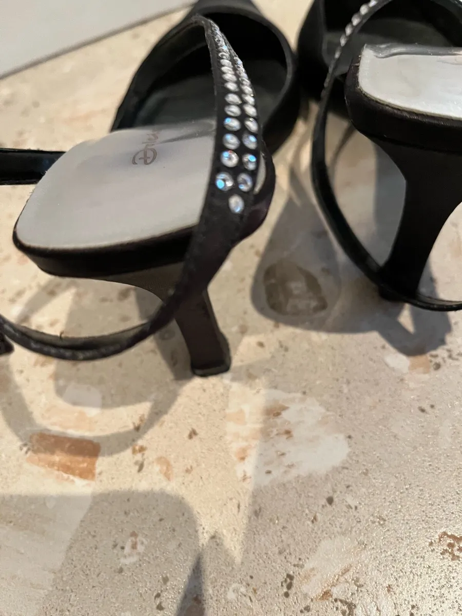 Women’s shoes - Image 4