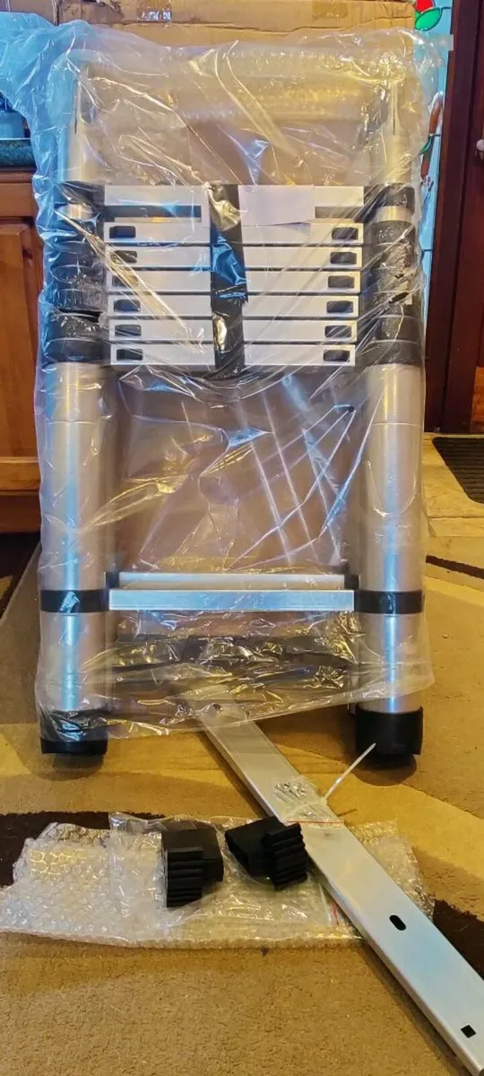 Telescopic Multi- position aluminium ladder - Image 1