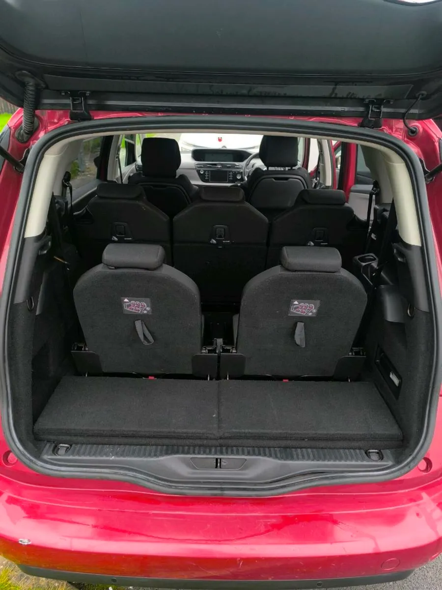 7 seater - Image 4