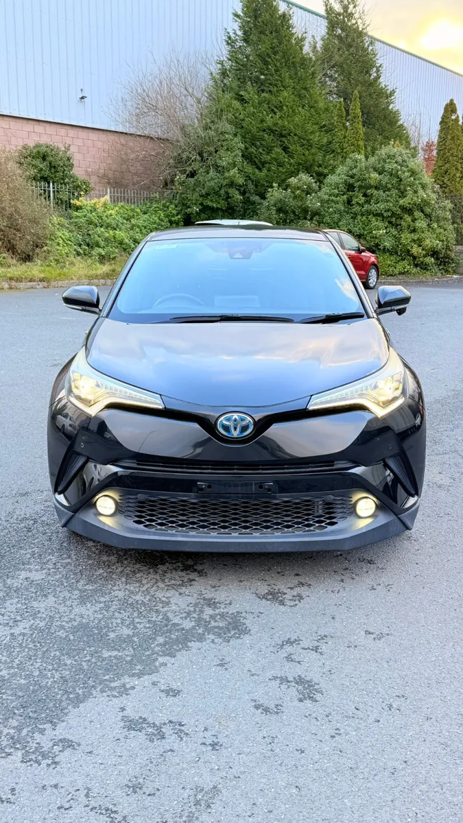 Toyota C-HR HYbrid 2019 - Image 1