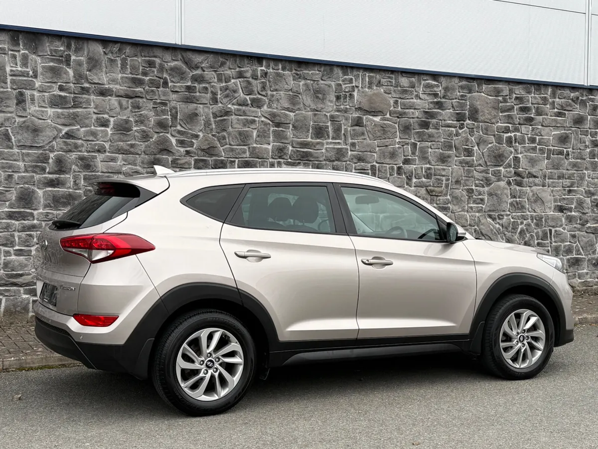 2017 Hyundai Tucson Executive 1.7CRDI  FSH - Image 3