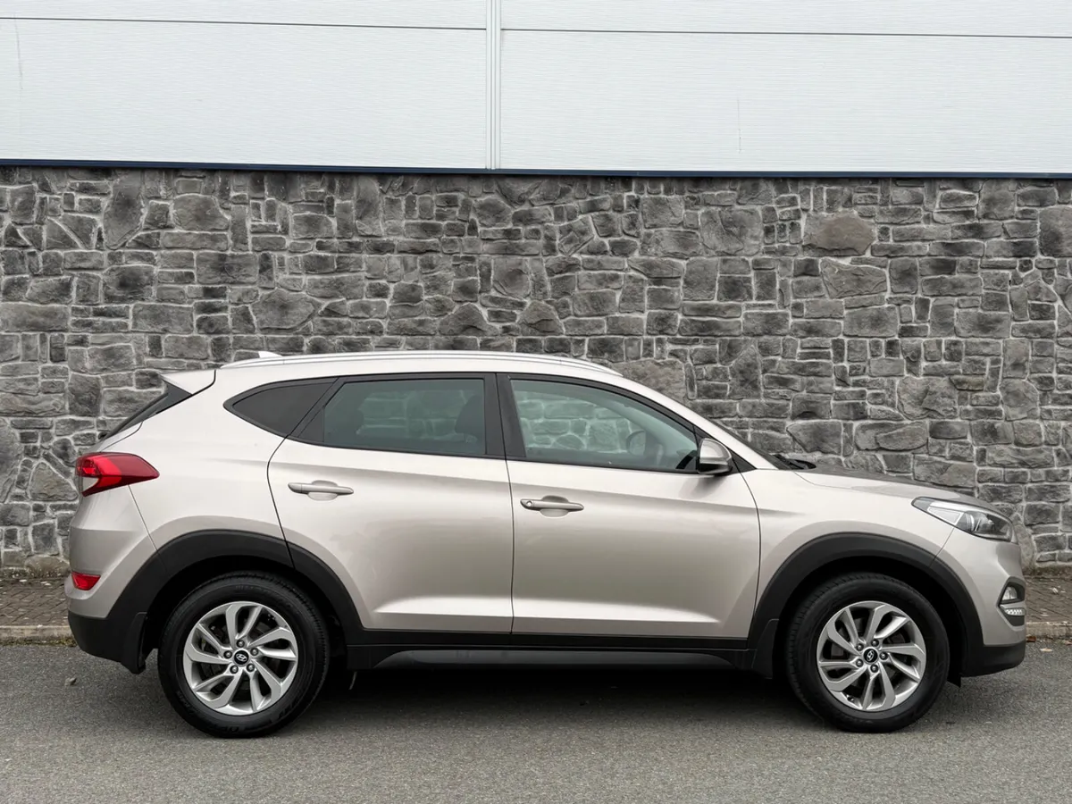 2017 Hyundai Tucson Executive 1.7CRDI  FSH - Image 4