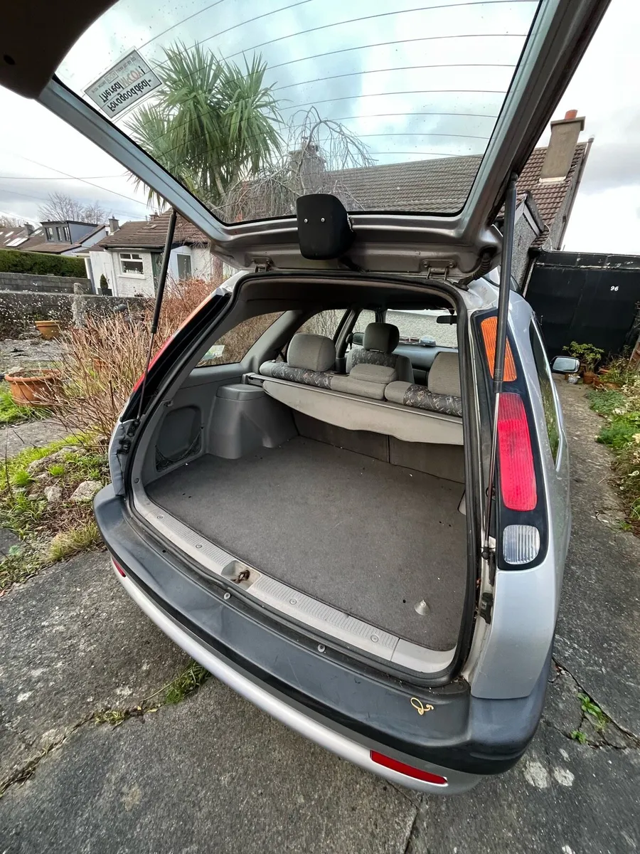 Toyota Corolla estate - Image 4