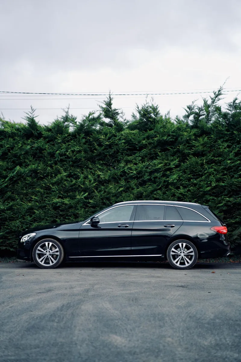 🌟 Mercedes 2.0 C350e Sport Premium Plus 2016 🌟 - Image 2