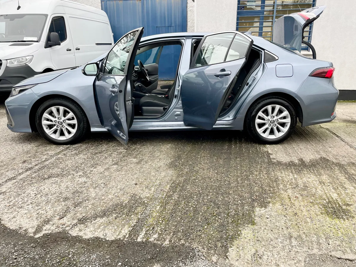 Toyota Corolla Luna Saloon Petrol Hybrid Auto,2024 - Image 3