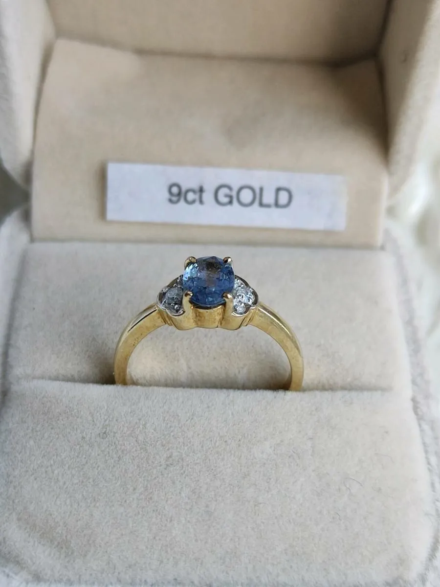 Beautiful 9 CT Gold Diamonds Sapphire rings size M - Image 2