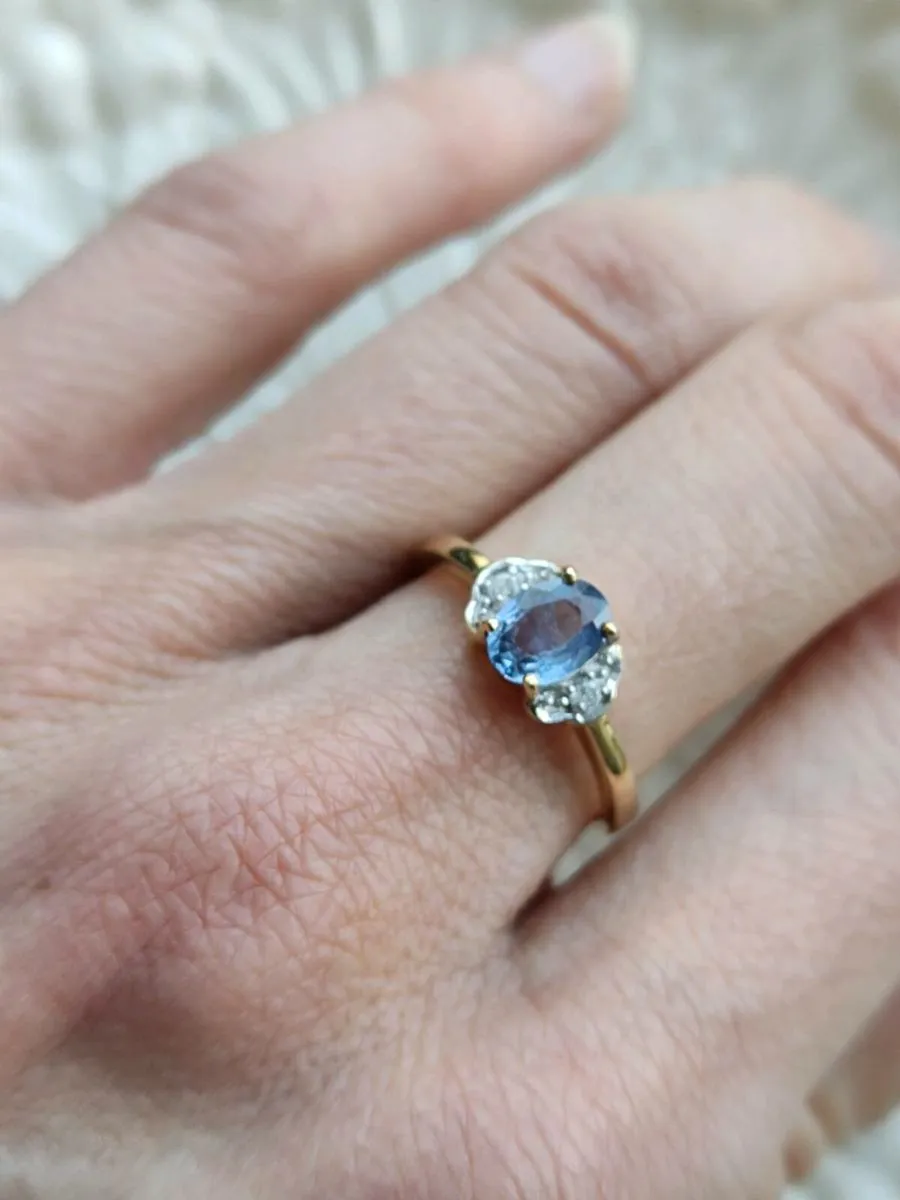 Beautiful 9 CT Gold Diamonds Sapphire rings size M - Image 3