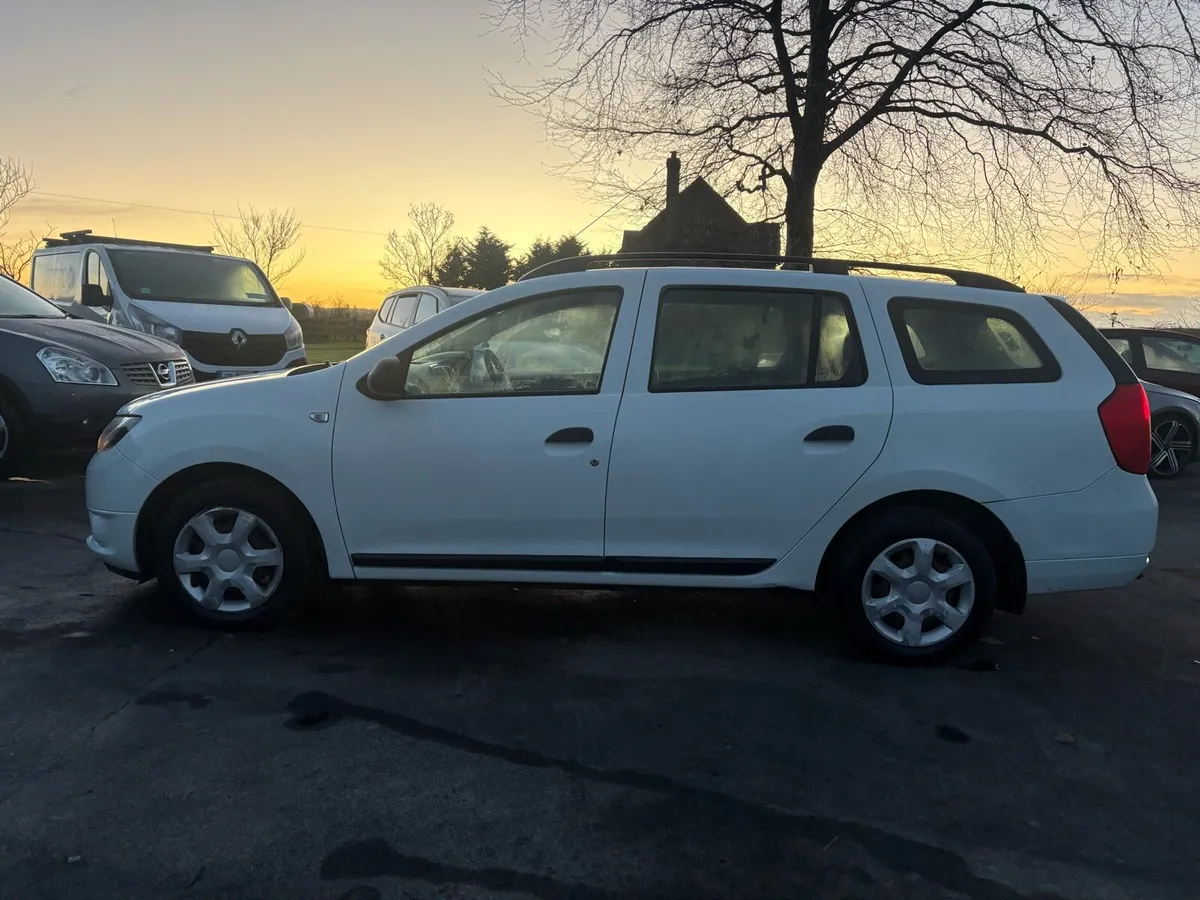 2015 Dacia Logan 1.5 Diesel Estate,Driving - Image 3