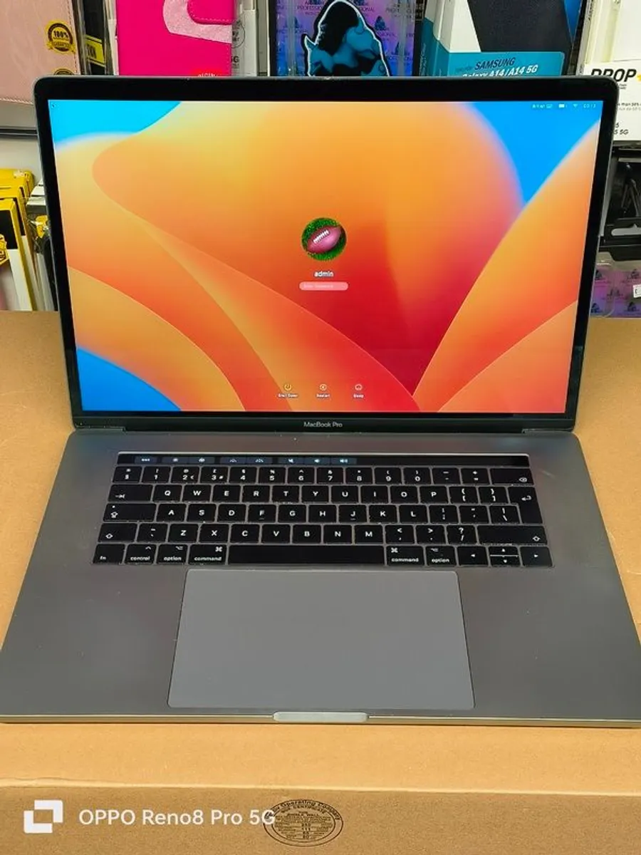 Touch Bar MacBook Pro 15" 2017 A1707 2.8 GHz Core i7 16GB RAM 512GB SSD macOS Vetura 13.7.8 (Battery Cycle: 189) - Image 1