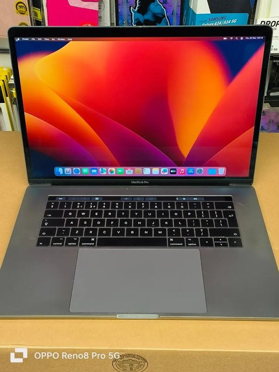 Touch Bar MacBook Pro 15" 2017 A1707 2.8 GHz Core i7 16GB RAM 512GB SSD macOS Vetura 13.7.8 (Battery Cycle: 189) - Image 4
