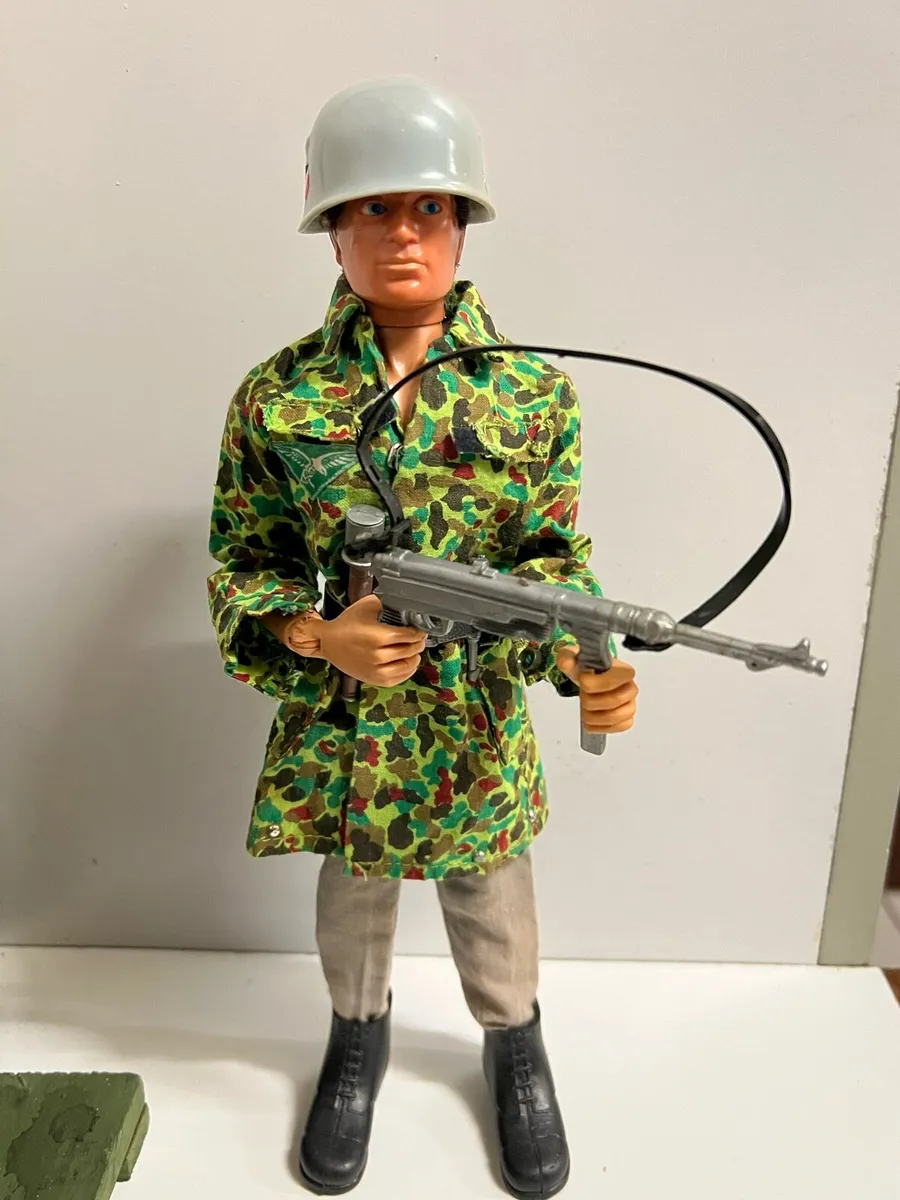 Vintage Action man German paratrooper - Image 1