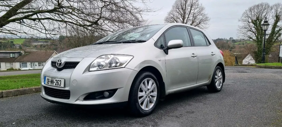 Toyota Auris 1.4 petrol - Image 1