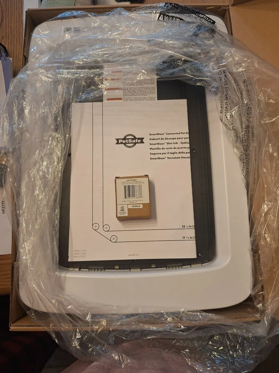 Large Petsafe Smartdoor - Connected pet door - Image 4