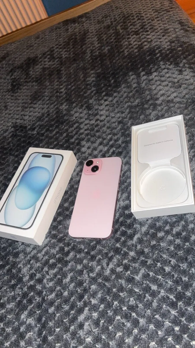 iPhone 15 - Image 1
