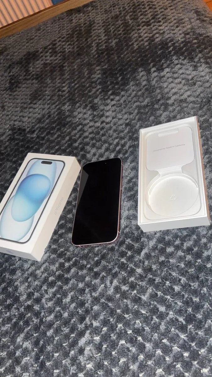 iPhone 15 - Image 2