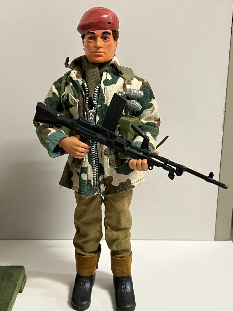 Vintage Action man British paratrooper - Image 1