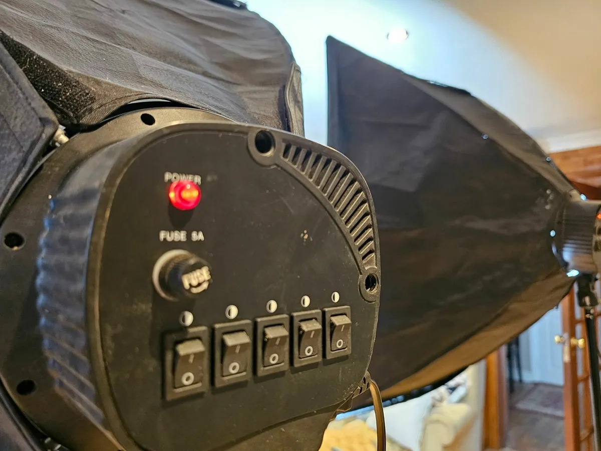 Softbox lights for studio lighting 200W variable - Image 3