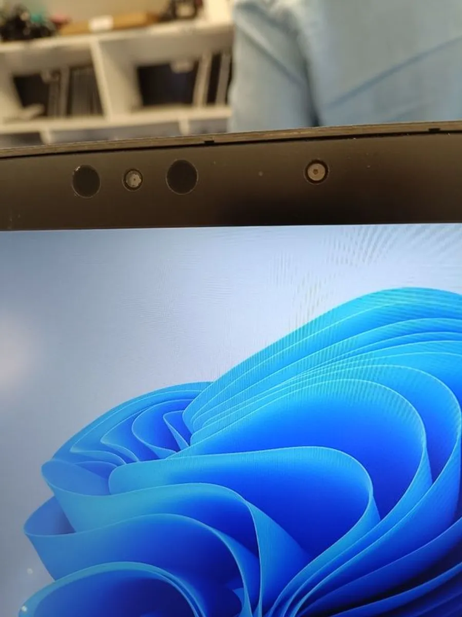 2in1 Toshiba Portege X20W intel i5 8th Gen 8GB RAM 256GB SSD Windows 11 Pro 12" (Touch Screen Notebook). - Image 4