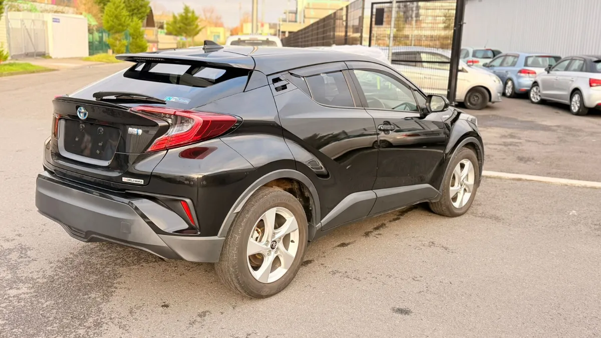 Toyota C-HR Hybrid 2019 - Image 4