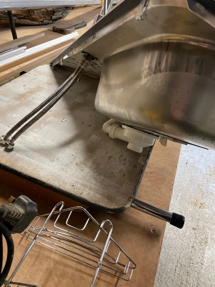 New sink and tap - Image 2