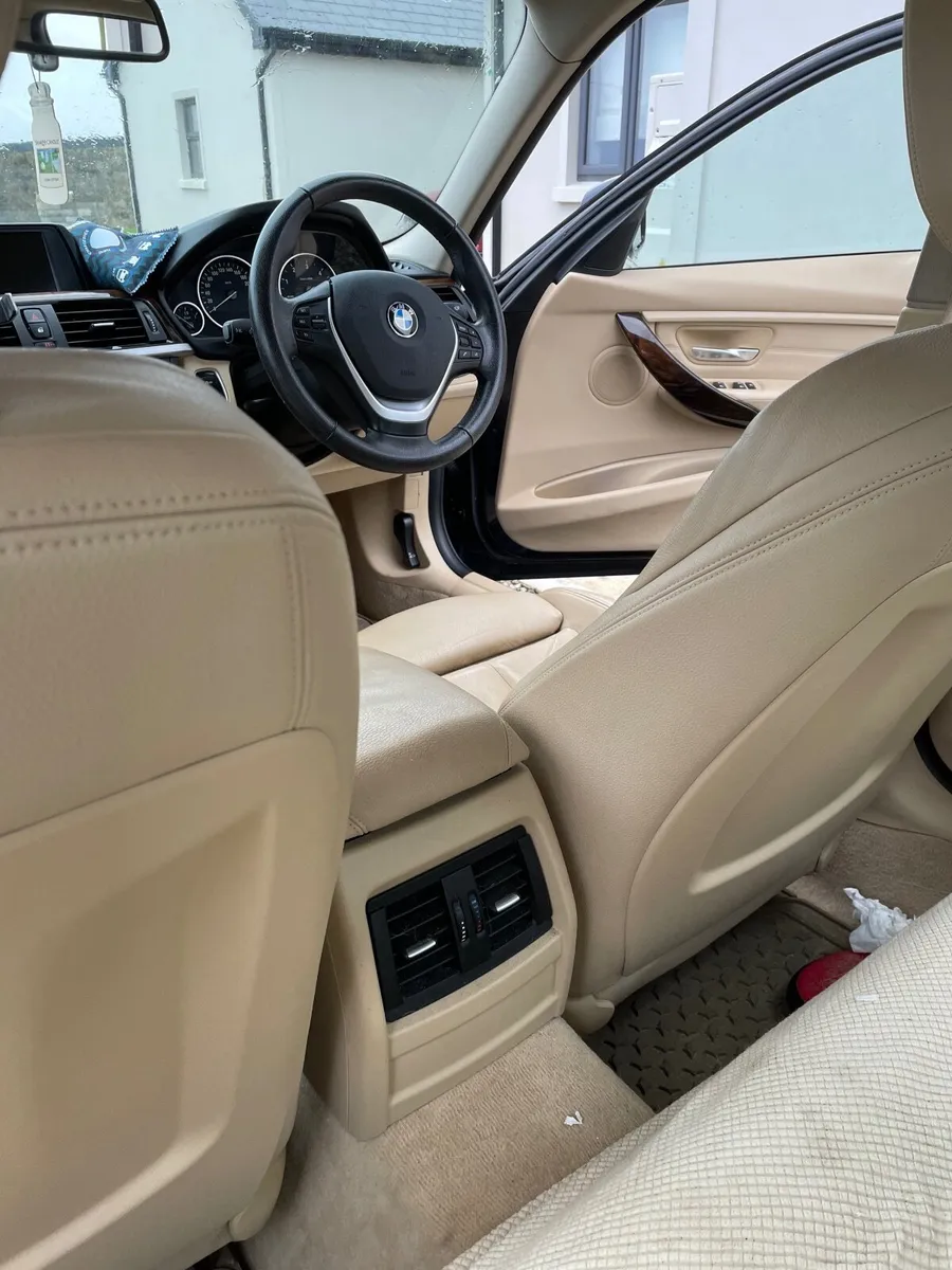 BMW 3-Series 2012 - Image 2