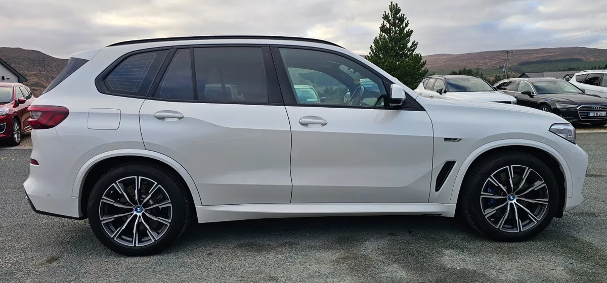 BMW X5 xDrive45e M Sport Plug-in Hybrid 2022 - Image 3