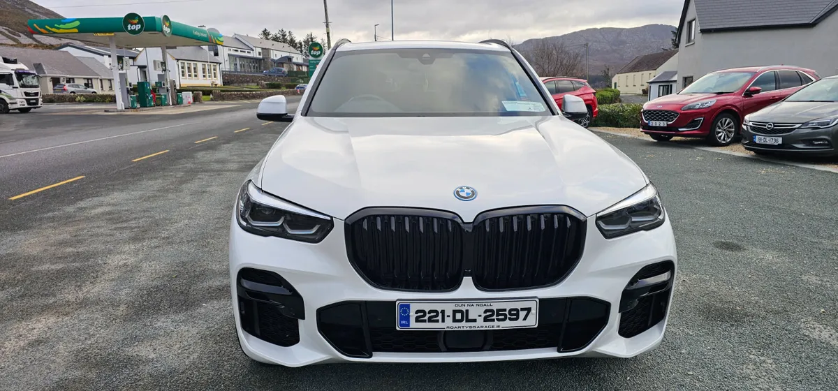 BMW X5 xDrive45e M Sport Plug-in Hybrid 2022 - Image 4