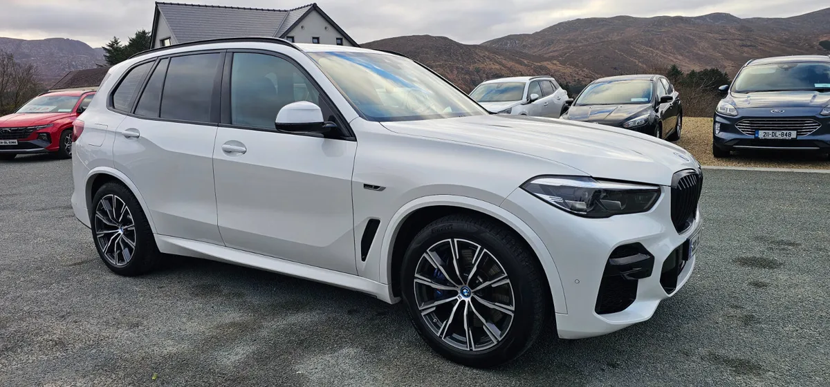 BMW X5 xDrive45e M Sport Plug-in Hybrid 2022 - Image 2