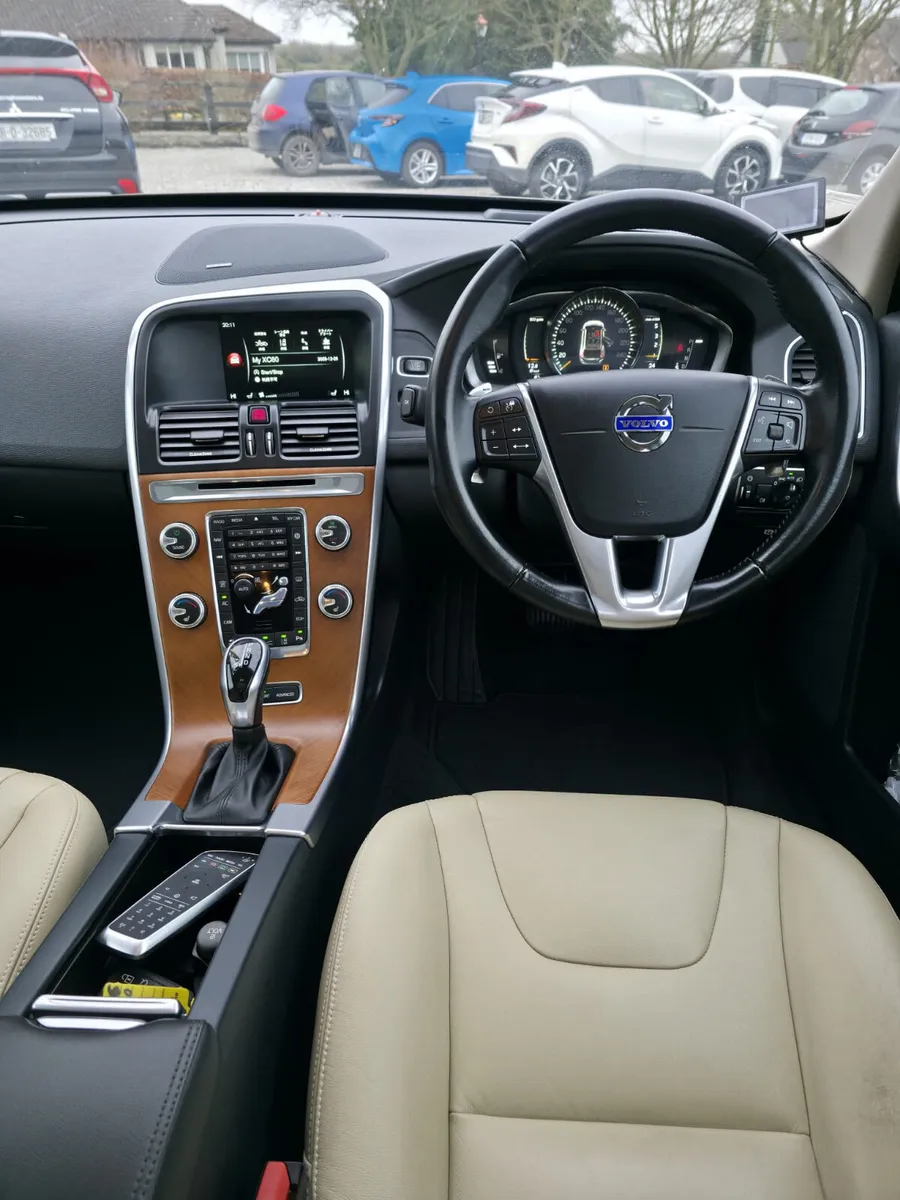2016 Volvo XC60 D4 Classic | Automatic - Image 4