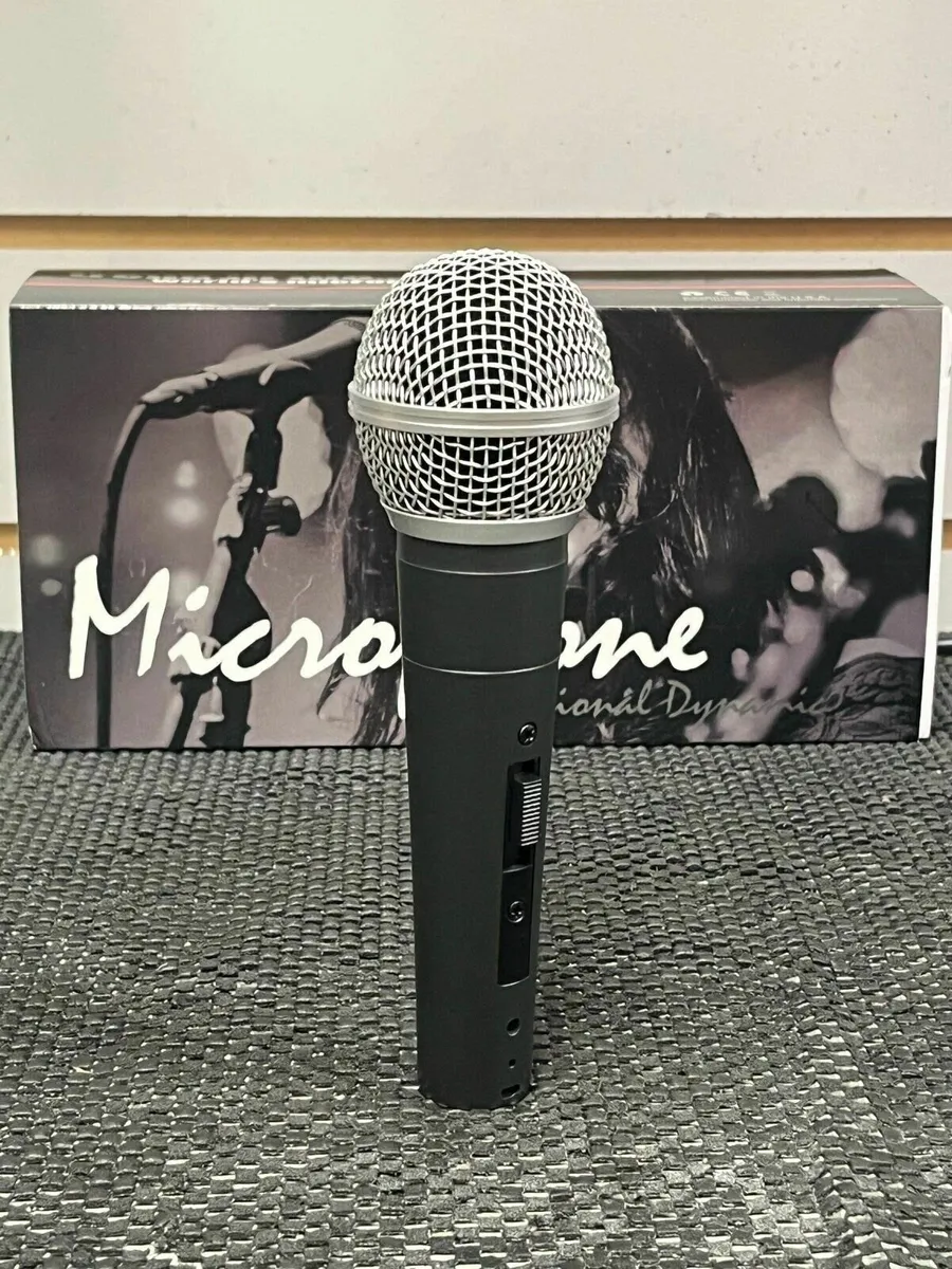 Dynamic Microphone + XLR Cable - Image 2