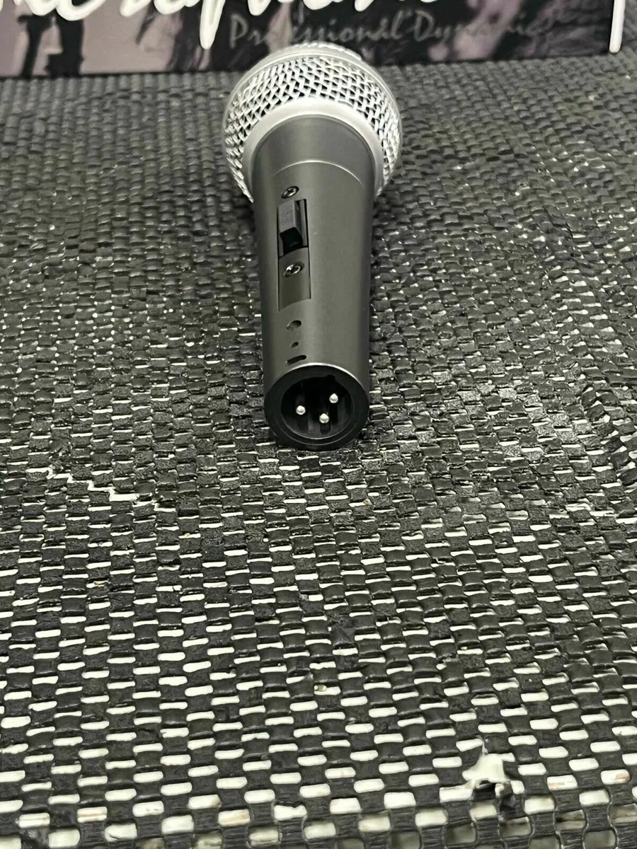 Dynamic Microphone + XLR Cable - Image 3