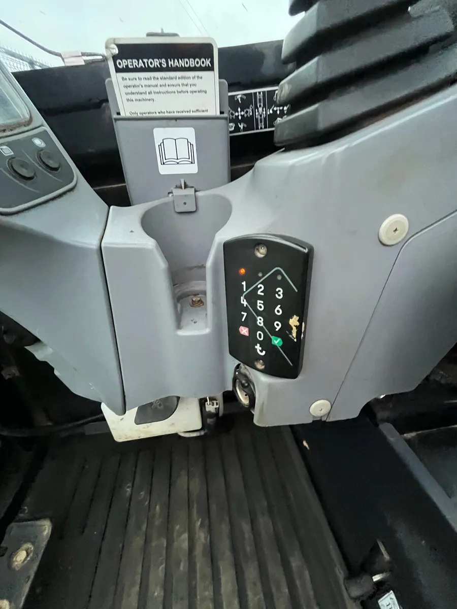 Kubota KX030-4 - Image 4