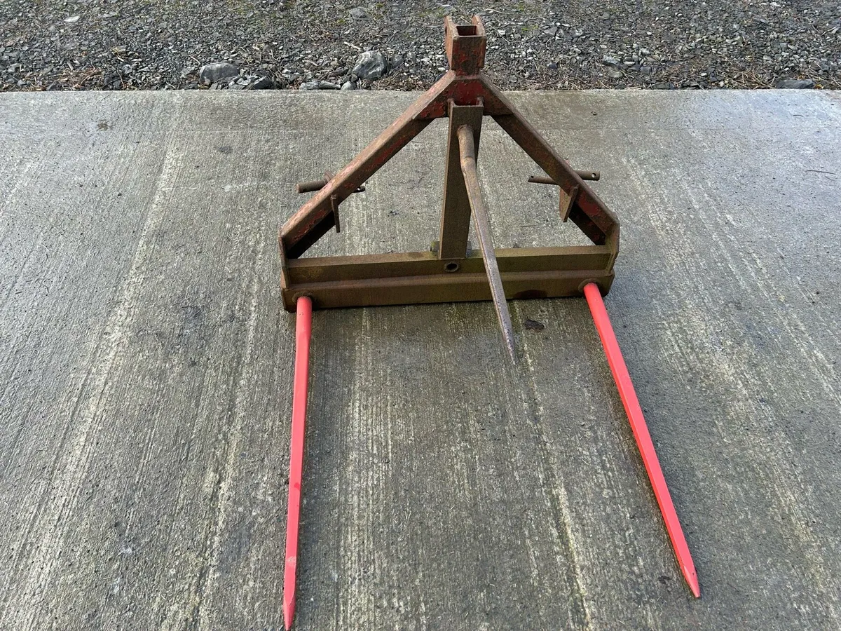 A bale handler and bale spike for sale - Image 1
