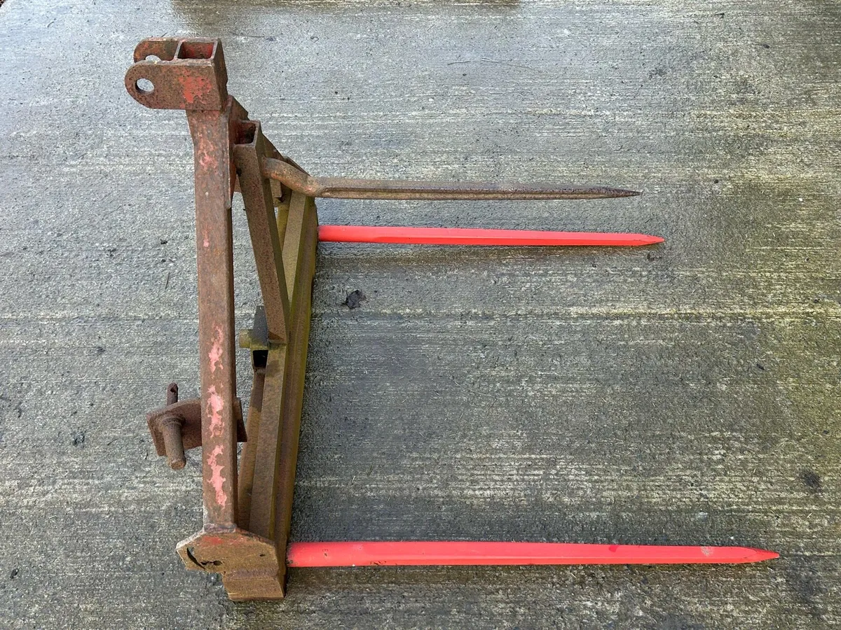 A bale handler and bale spike for sale - Image 2